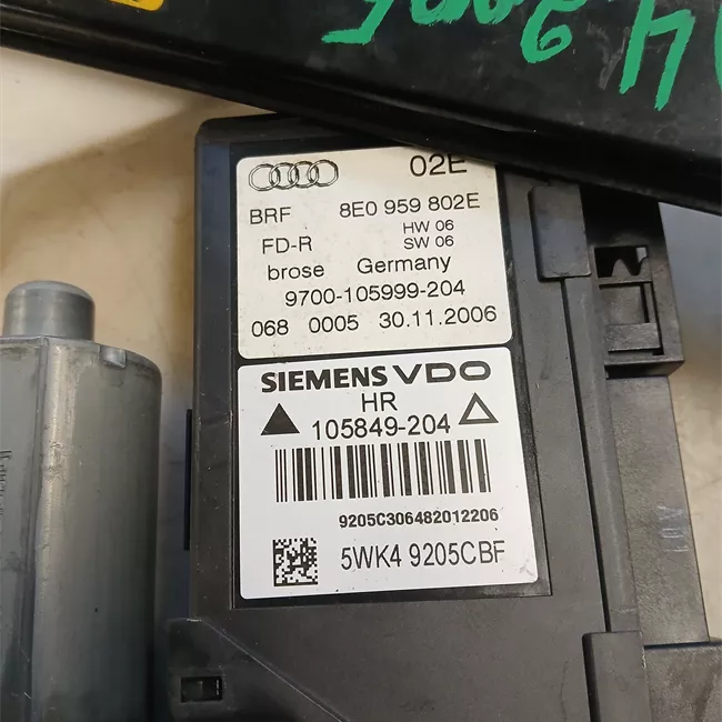 Motorino alzacristallo porta posteriore destro