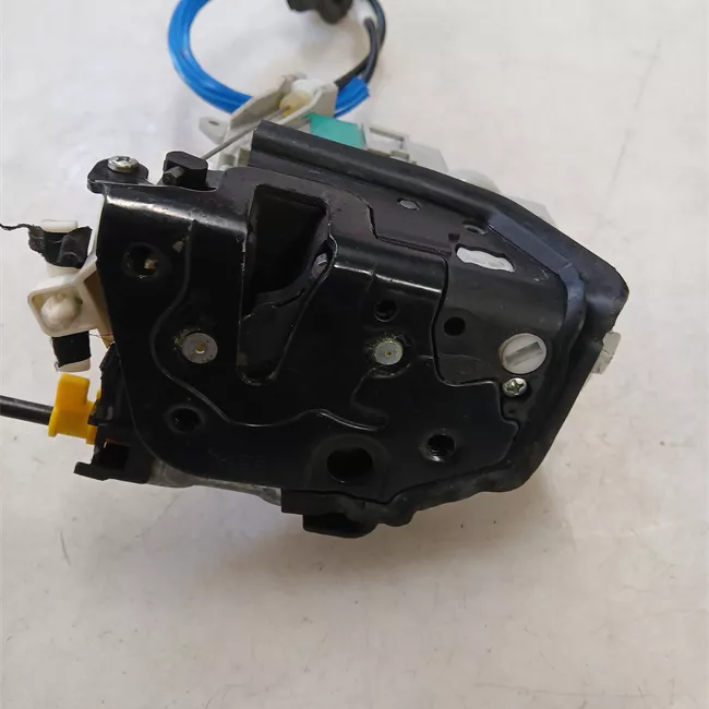 Serratura porta anteriore destra