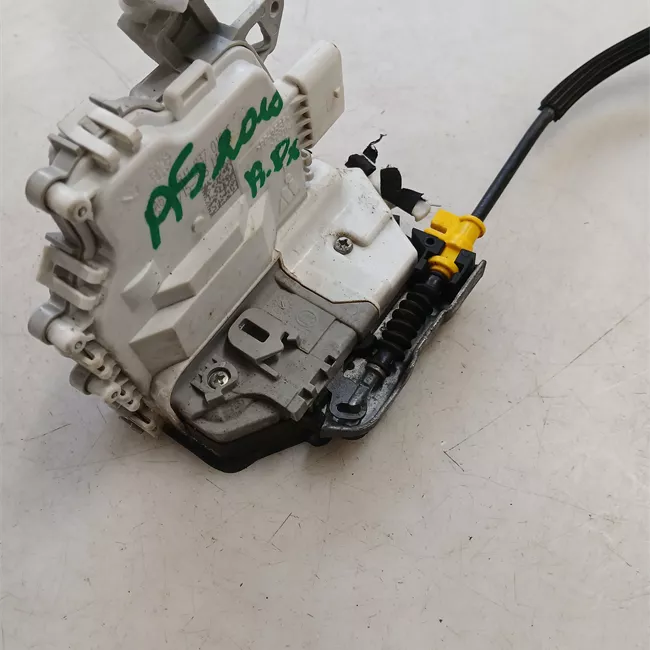 Serratura porta anteriore destra