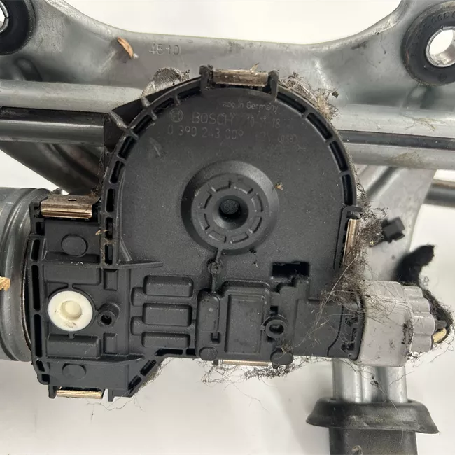 Meccanismo tergiparabrezza con motorino