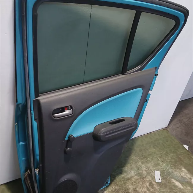 Porta posteriore destra