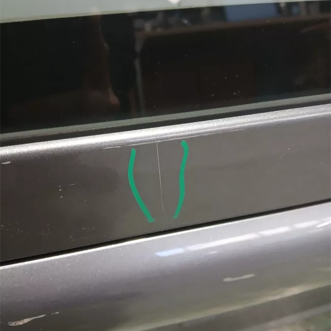 Portello posteriore con spoiler