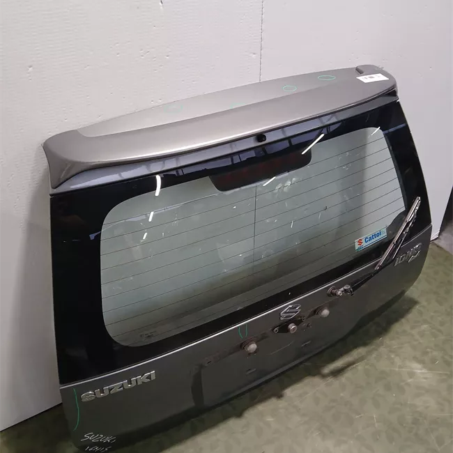 Portello posteriore con spoiler