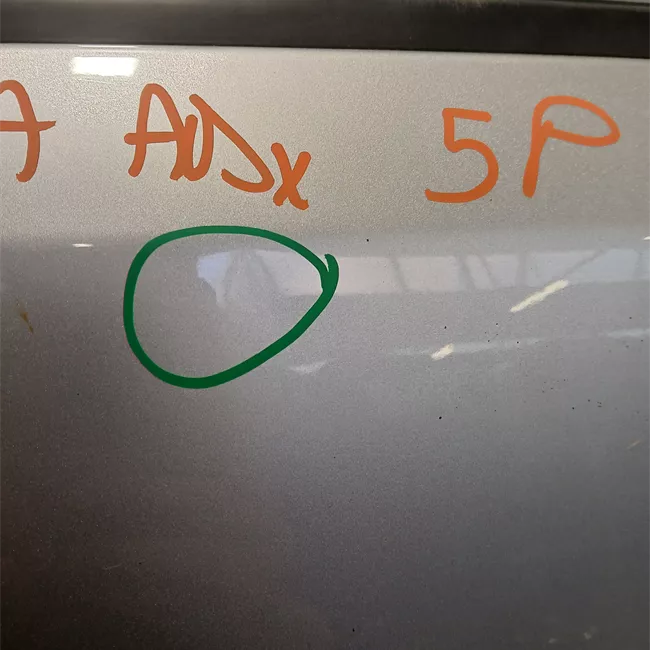 Porta anteriore destra