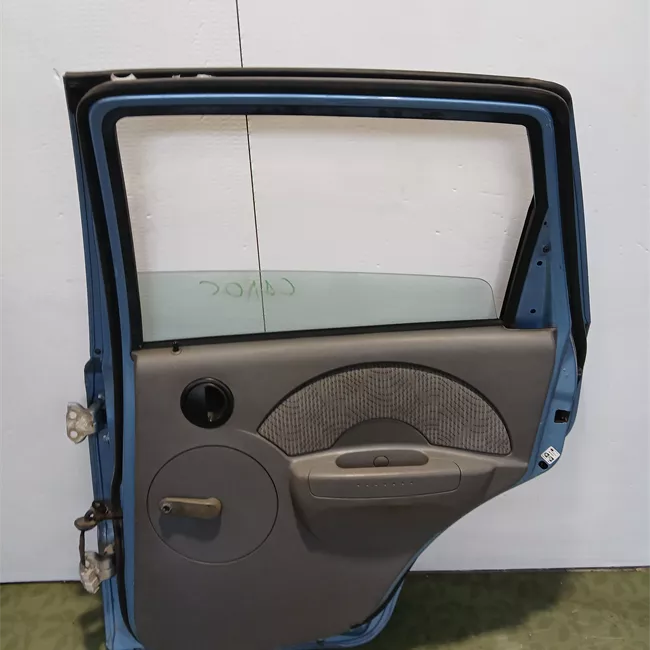 Porta posteriore destra