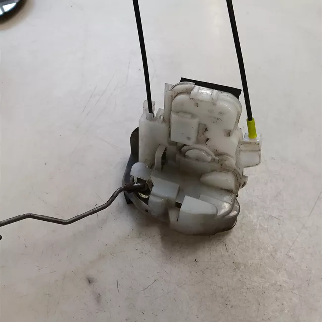 Serratura porta anteriore destra