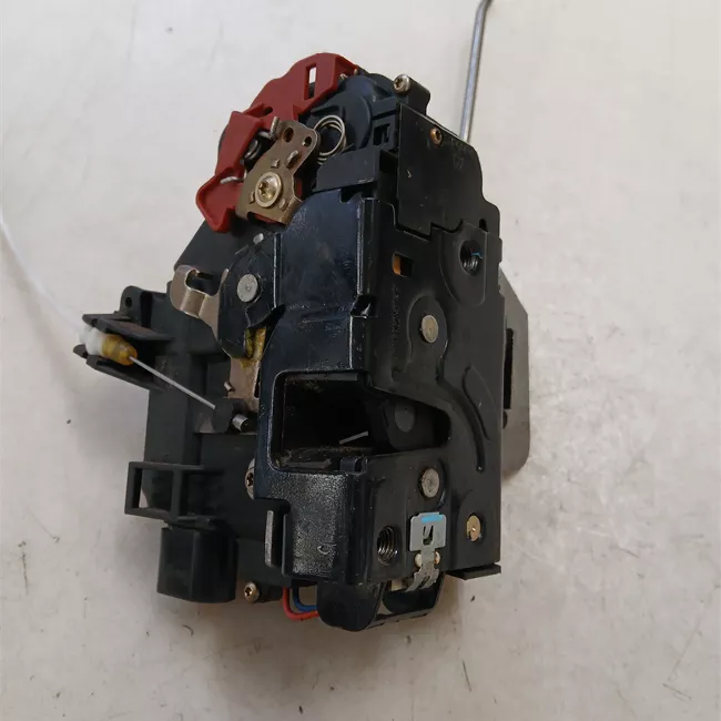 Serratura porta anteriore destra