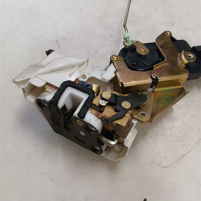 Serratura porta posteriore sinistra