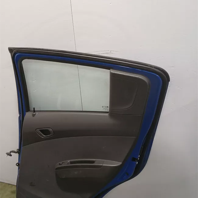 Porta posteriore destra