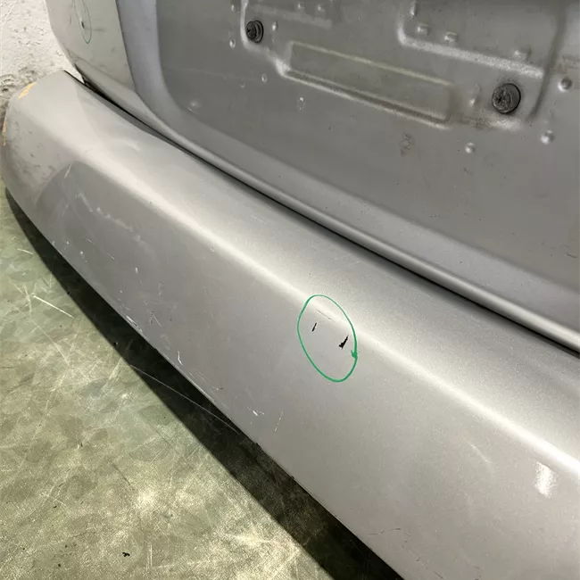 Portello posteriore con spoiler