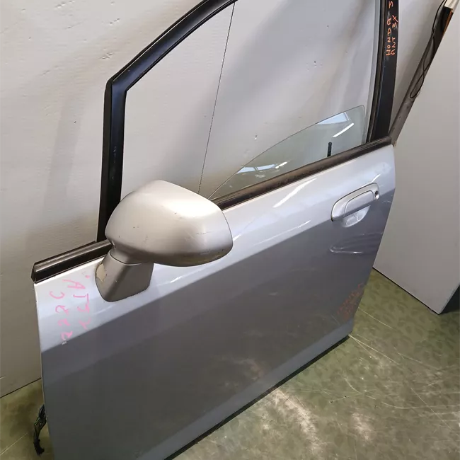 Porta anteriore sinistra