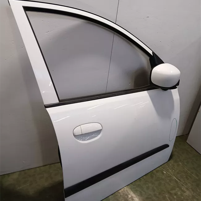 Porta anteriore destra