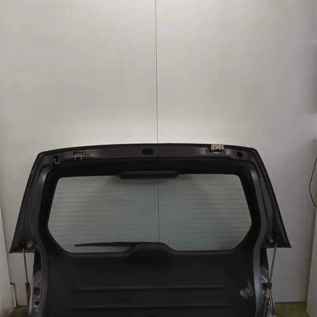 Portello posteriore con spoiler