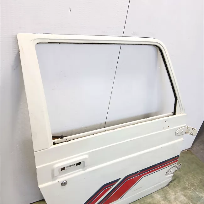 Porta anteriore destra