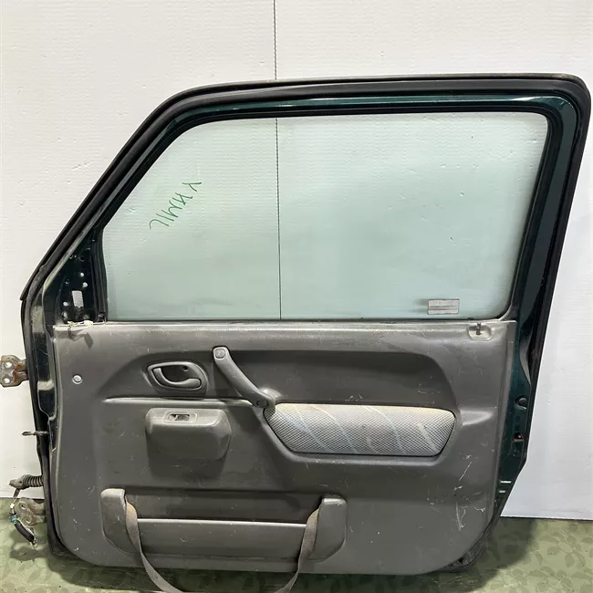 Porta anteriore destra