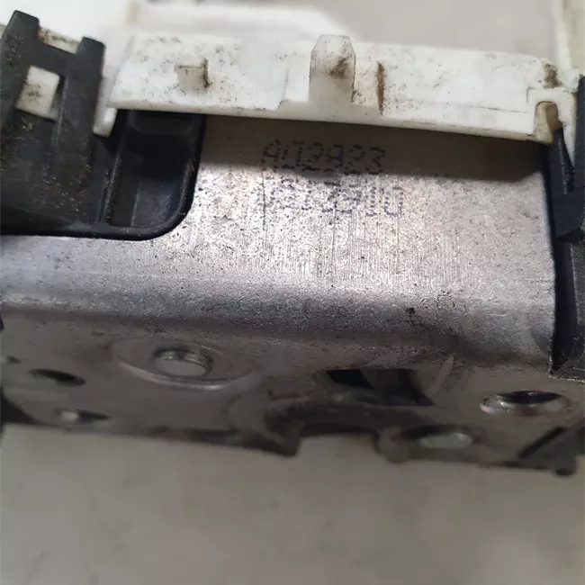 Serratura porta anteriore sinistra