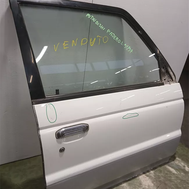 Porta anteriore destra