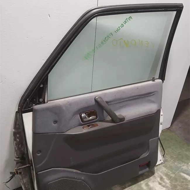 Porta anteriore destra