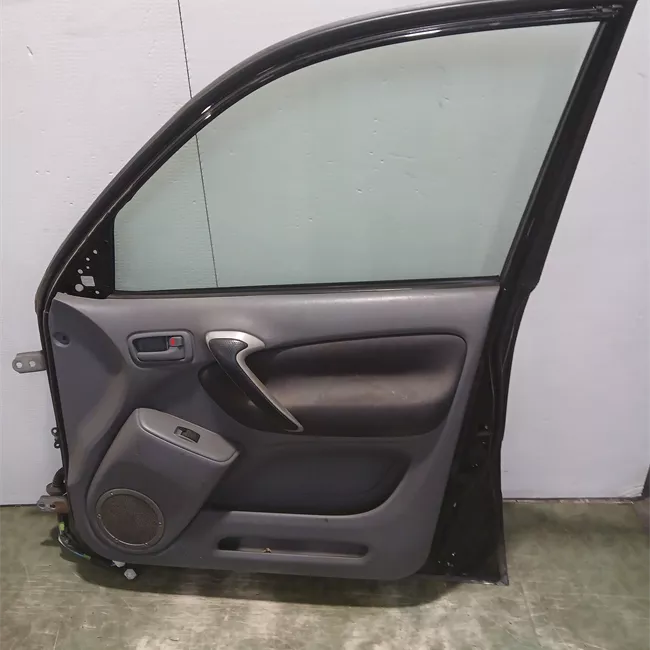 Porta anteriore destra