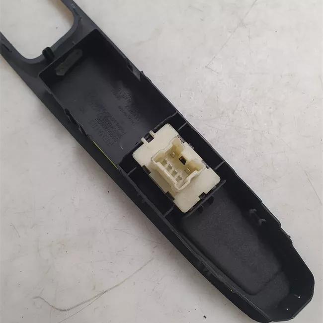 Interruttore alzacristalli porta anteriore