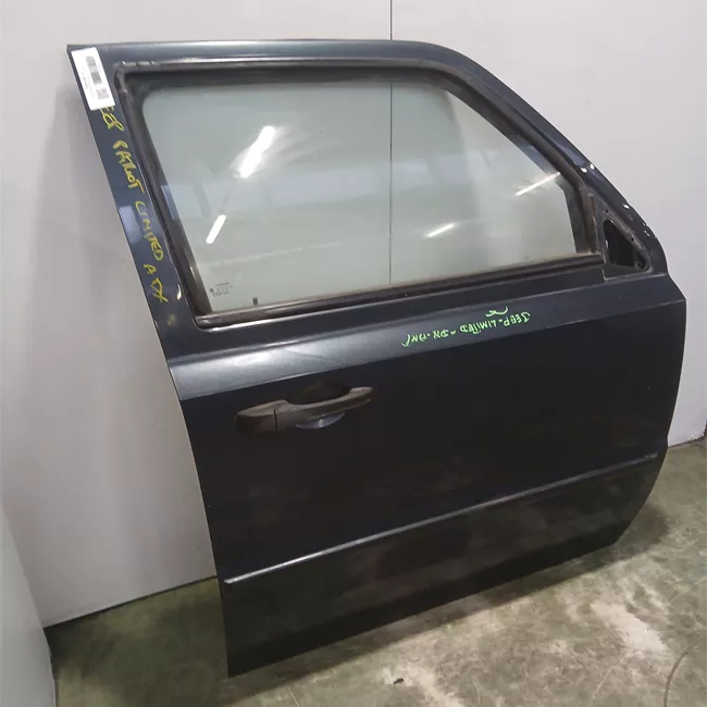 Porta anteriore destra