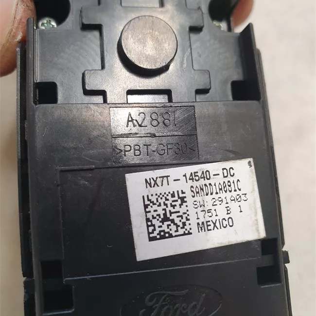 Blocco comandi alzacristalli e retrovisori esterno