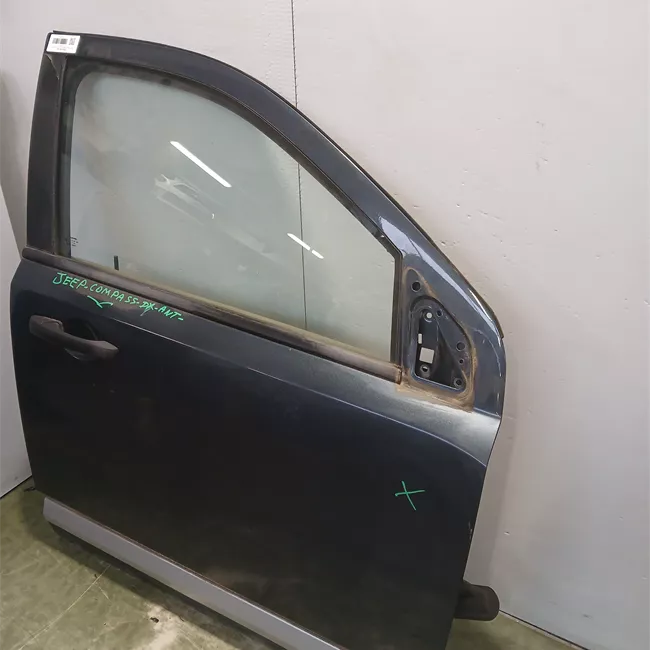 Porta anteriore destra