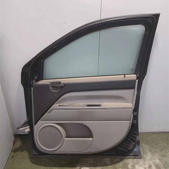 Porta anteriore destra