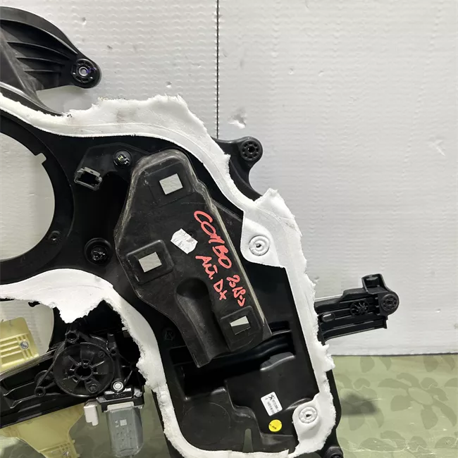 Alzacristallo elettrico porta anteriore con motorino destro