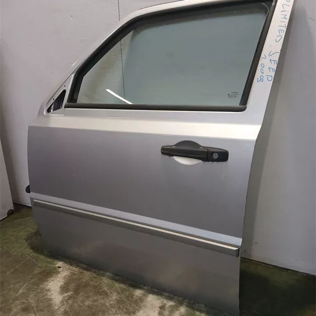 Porta anteriore sinistra