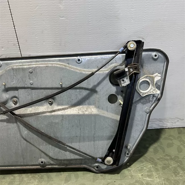 Motorino alzacristallo porta anteriore sinistro