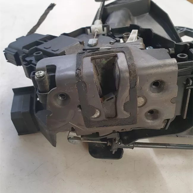 Serratura porta anteriore destra con chiusura centralizzata