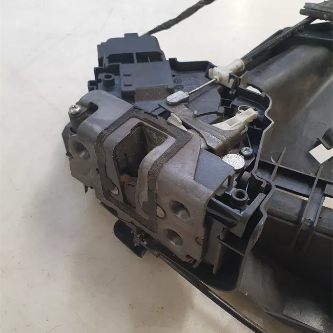 Serratura porta anteriore destra con chiusura centralizzata