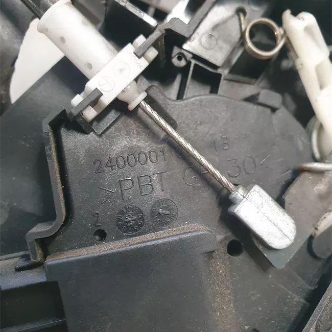 Serratura porta anteriore destra con chiusura centralizzata