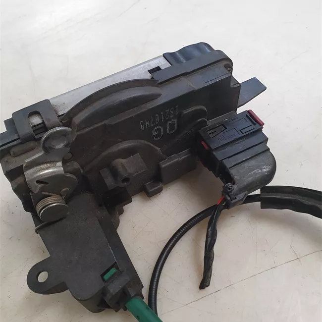 Serratura porta anteriore destra