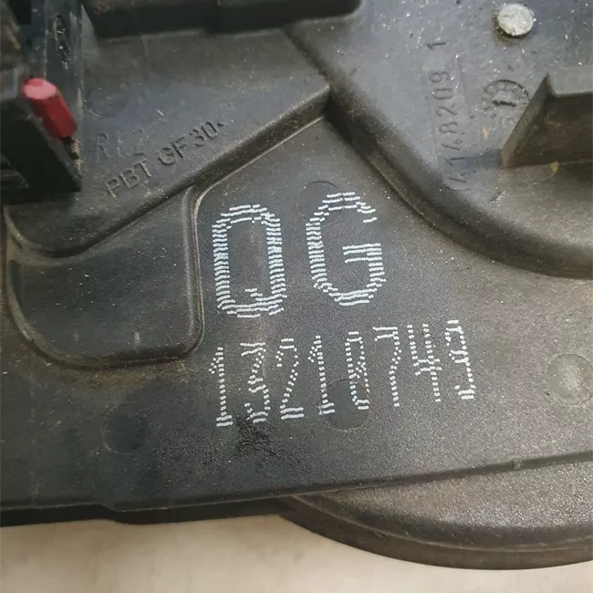 Serratura porta anteriore destra