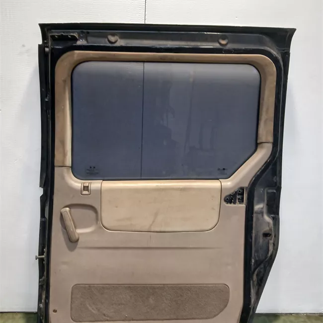 Porta carico laterale scorrevole destra con modanature