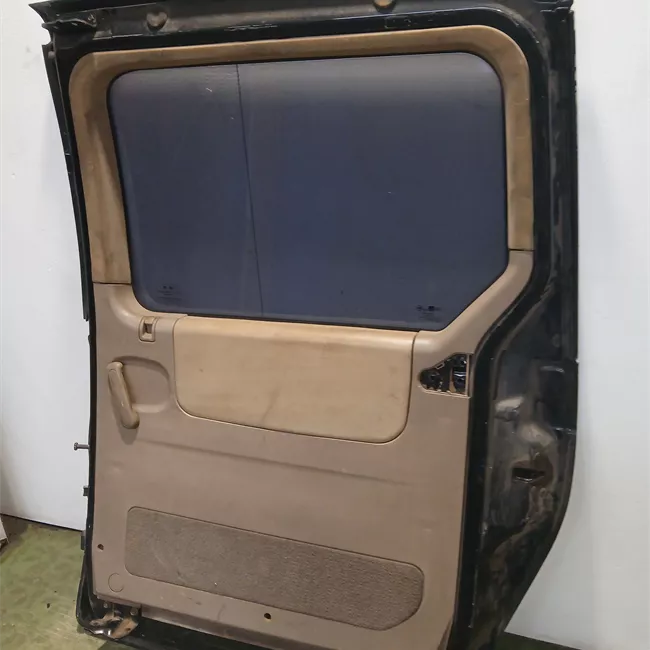 Porta carico laterale scorrevole destra con modanature