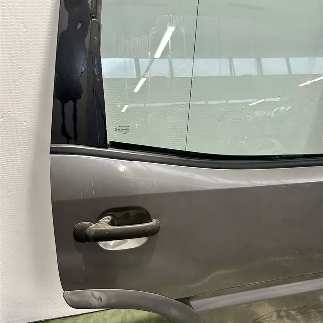 Porta posteriore destra