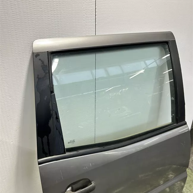 Porta posteriore destra