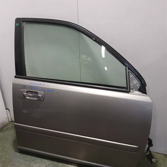 Porta anteriore destra