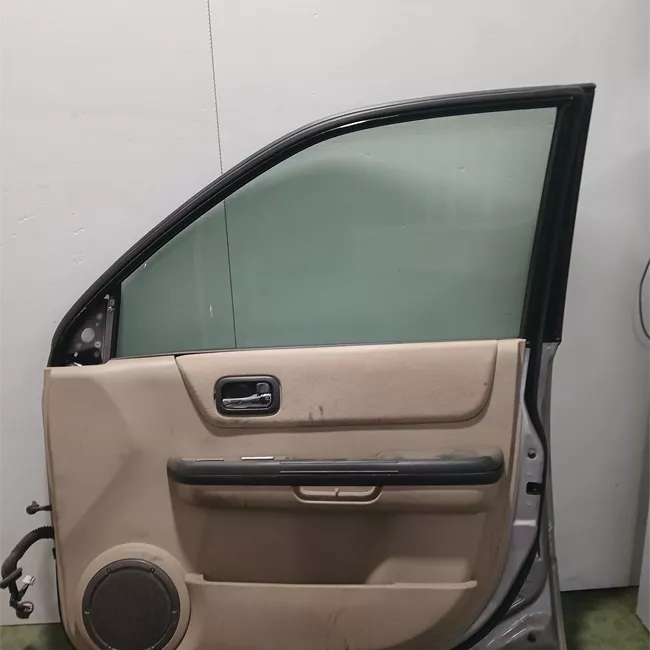 Porta anteriore destra