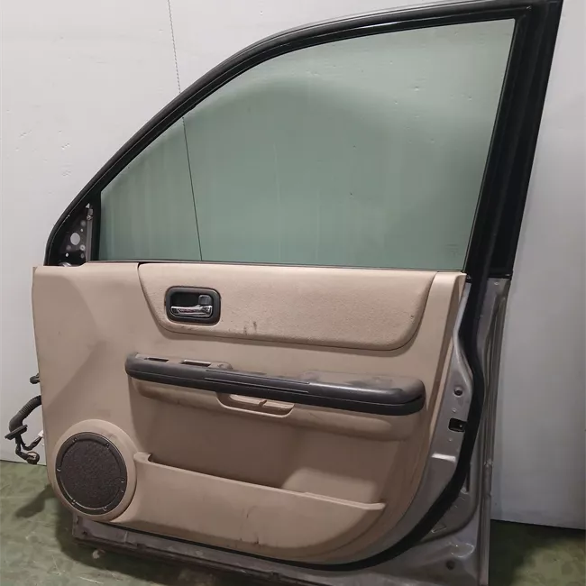 Porta anteriore destra