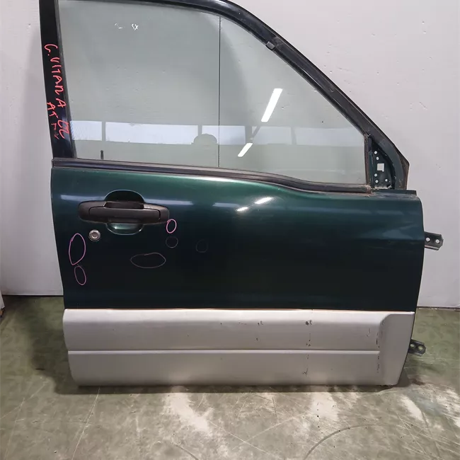 Porta anteriore destra