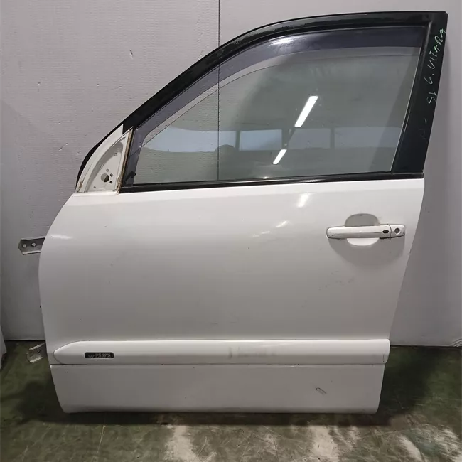 Porta anteriore sinistra con fascioni