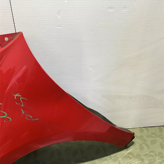 Parafango anteriore sinistro