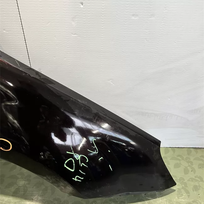 Parafango anteriore destro