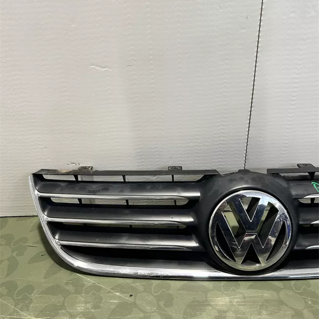 Griglia con modanatura cromata