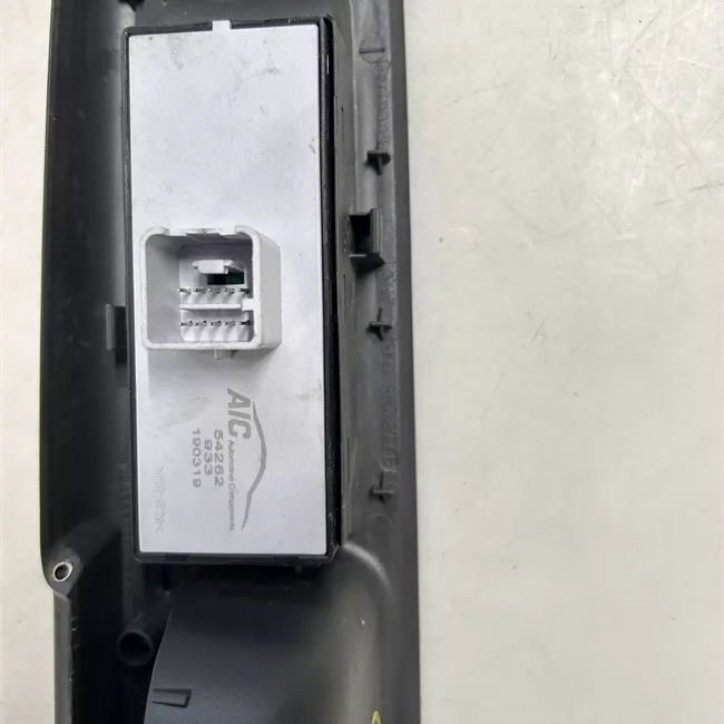 Interruttore alzacristalli porta anteriore