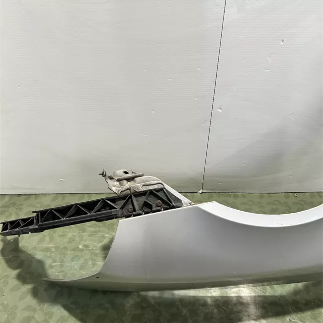 Parafango anteriore destro